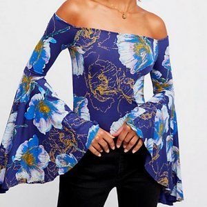FREE PEOPLE WE THE FREE BLUE PRINTED BELL SLEEVE BIRDS OF PARADISE TOP